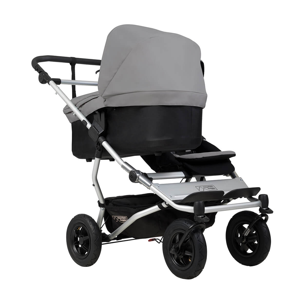 Mountain-Buggy-duet-buggy-with-single-silver-carrycot-plus-in-lie-flat-mode.webp