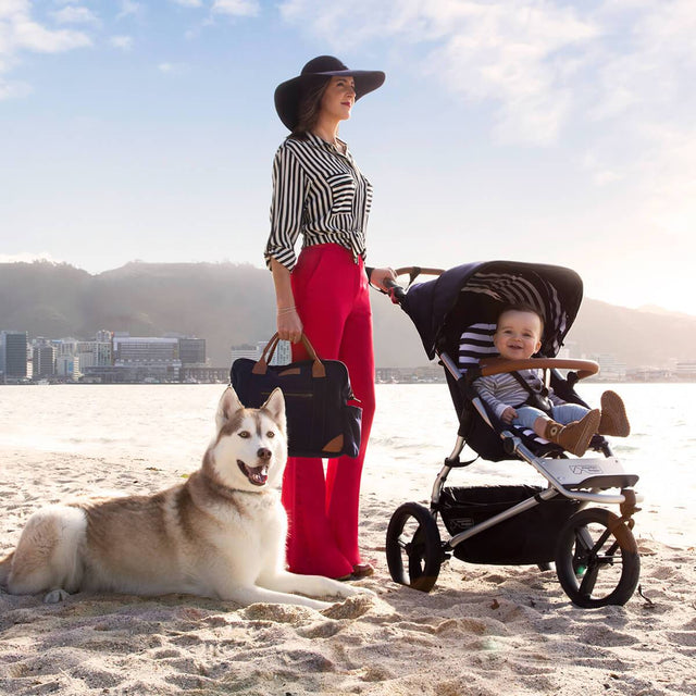Mountain Buggy urban jungle luxury collection stroller in nautical white and black checkered colour is perfect for all terrain beach walks_nautical
