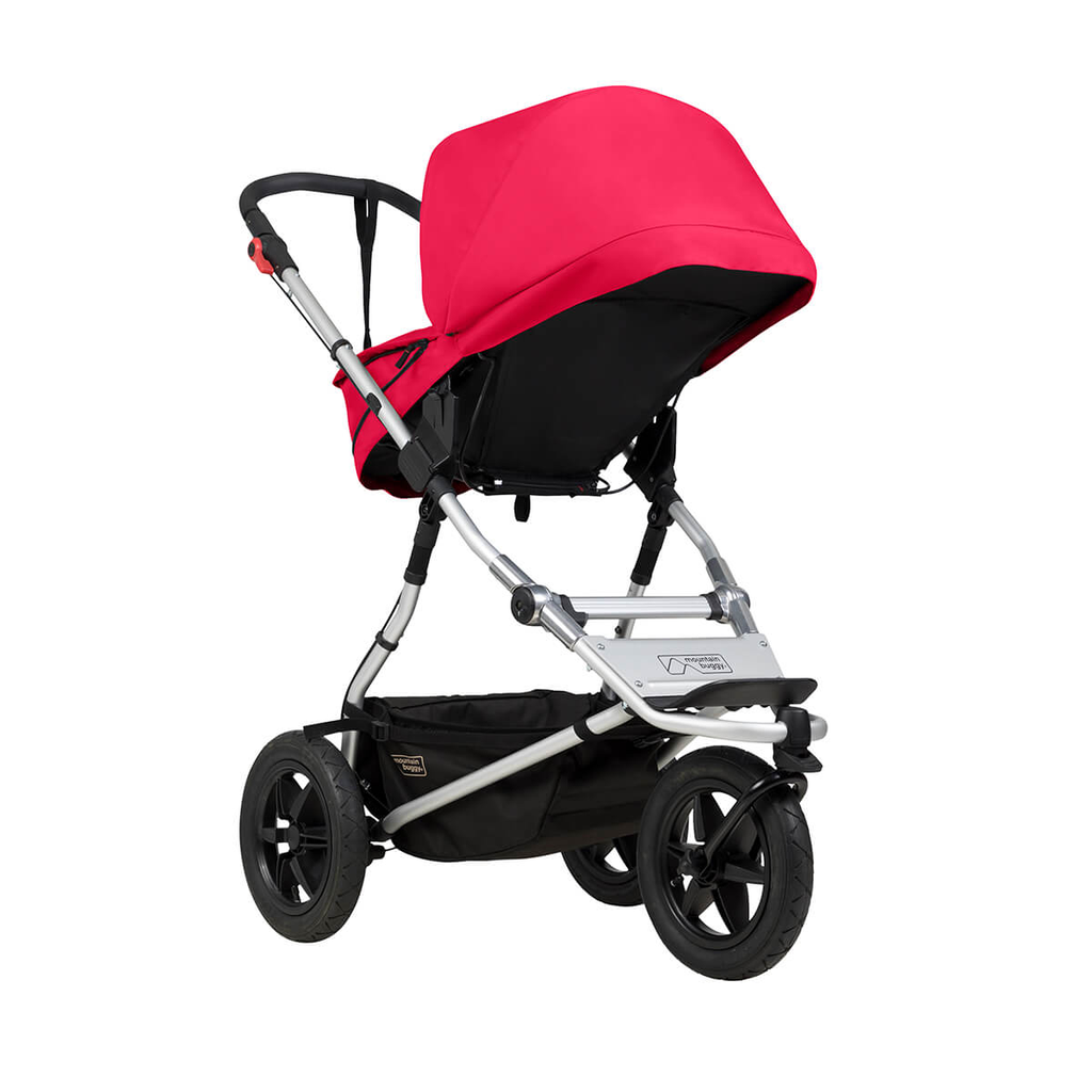 Mountain-Buggy-berry-carrycot-plus-on-urban-jungle-buggy-in-parent-facing-mode.webp
