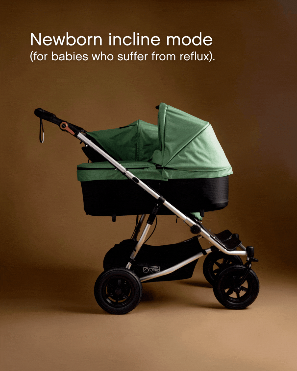 mountain-buggy-duet-carrycot-plus-heritage-Newborn-incline-mode.gif