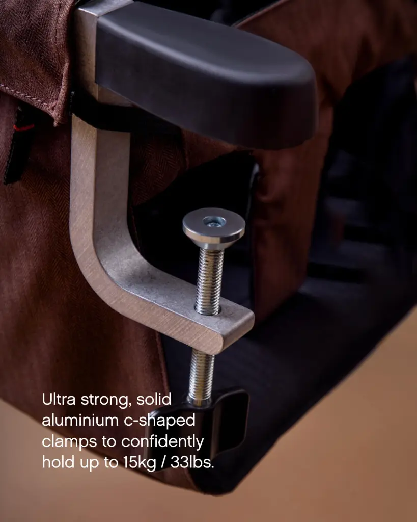 mountain-buggy-pod-highchair-detail-c-shaped-clamps-mustang.webp